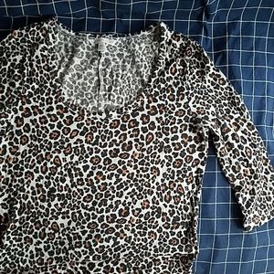 Victoria's secret top EUC 3/4 sleeve